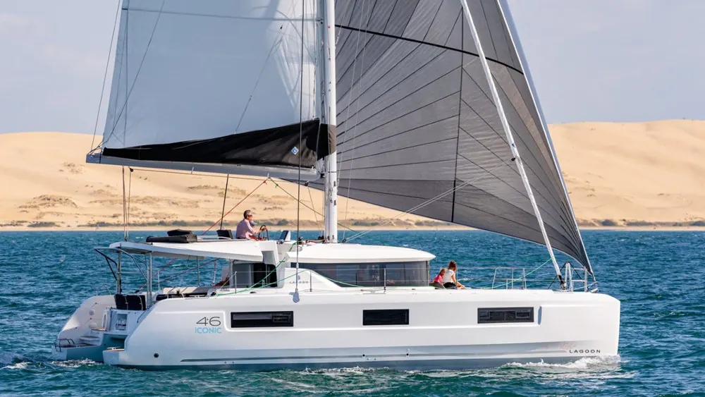 Lagoon 46 — photo du constructeur